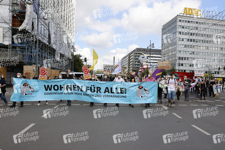 Demo für Mietenstopp und Mietendeckel in Berlin