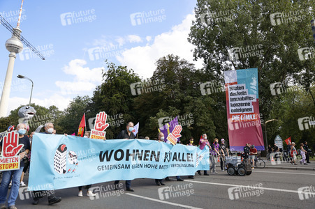 Demo für Mietenstopp und Mietendeckel in Berlin