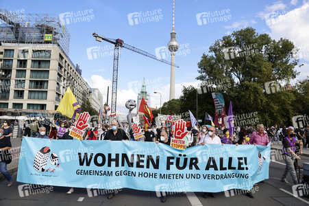 Demo für Mietenstopp und Mietendeckel in Berlin