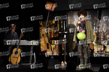 Show von Cornelia Corba in Haar