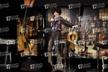Show von Cornelia Corba in Haar
