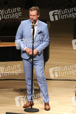 Eckart von Hirschhausen beim Harbour Front Literaturfestival 2021 in Hamburg