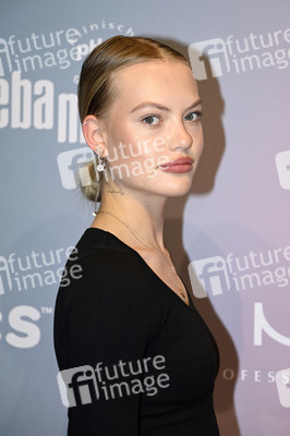 Shyx Fashion Show auf der About You Fashion Week in Berlin