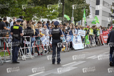 Triell - Dreikampf ums Kanzleramt in Berlin