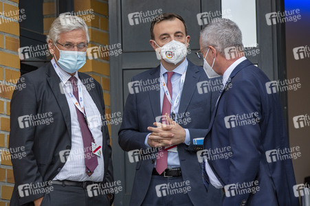 Triell - Dreikampf ums Kanzleramt in Berlin