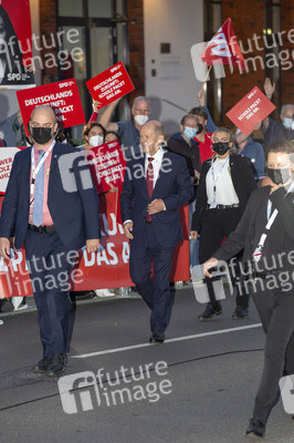 Triell - Dreikampf ums Kanzleramt in Berlin