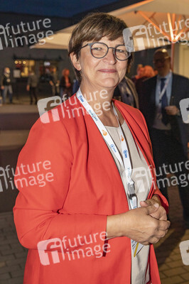 Triell - Dreikampf ums Kanzleramt in Berlin