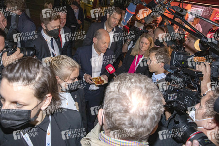 Triell - Dreikampf ums Kanzleramt in Berlin