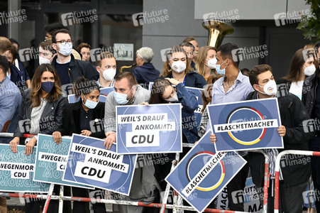 Triell - Dreikampf ums Kanzleramt in Berlin