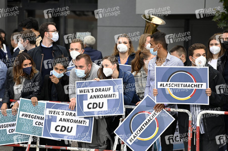 Triell - Dreikampf ums Kanzleramt in Berlin