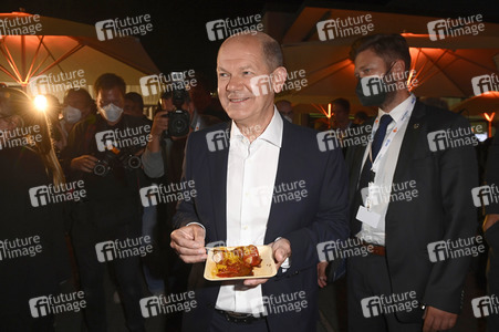 Triell - Dreikampf ums Kanzleramt in Berlin