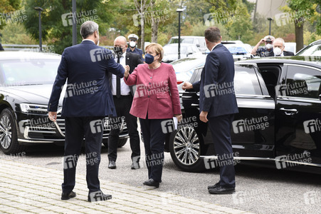 Markus Söder und Angela Merkel in Garching bei München