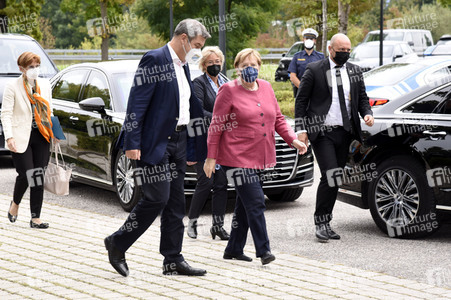 Markus Söder und Angela Merkel in Garching bei München