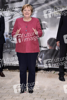 Markus Söder und Angela Merkel in Garching bei München