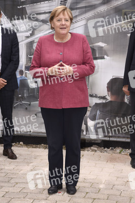 Markus Söder und Angela Merkel in Garching bei München