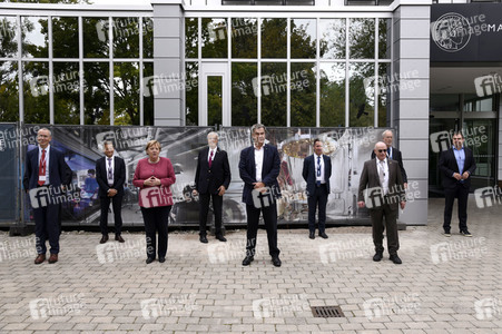 Markus Söder und Angela Merkel in Garching bei München