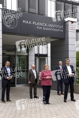 Markus Söder und Angela Merkel in Garching bei München