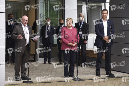 Markus Söder und Angela Merkel in Garching bei München