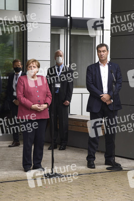 Markus Söder und Angela Merkel in Garching bei München