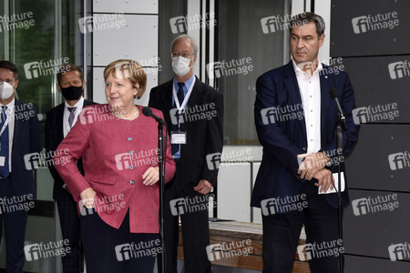 Markus Söder und Angela Merkel in Garching bei München