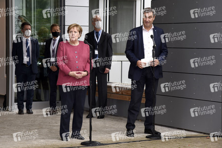 Markus Söder und Angela Merkel in Garching bei München