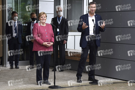 Markus Söder und Angela Merkel in Garching bei München