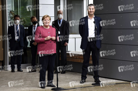 Markus Söder und Angela Merkel in Garching bei München
