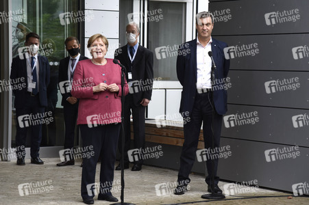 Markus Söder und Angela Merkel in Garching bei München