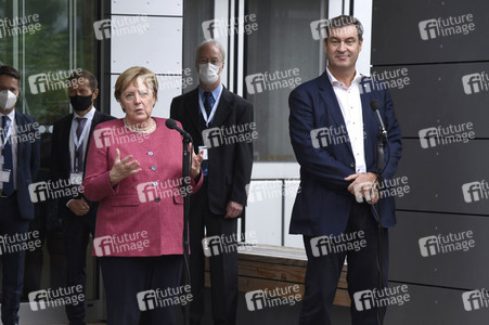 Markus Söder und Angela Merkel in Garching bei München