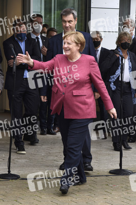 Markus Söder und Angela Merkel in Garching bei München