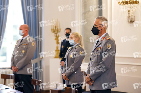 Verleihung des Verdienstkreuzes an Brigadegeneral Jens Arlt in Berlin