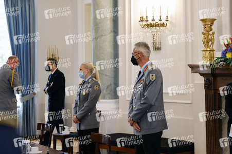 Verleihung des Verdienstkreuzes an Brigadegeneral Jens Arlt in Berlin
