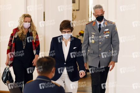 Verleihung des Verdienstkreuzes an Brigadegeneral Jens Arlt in Berlin