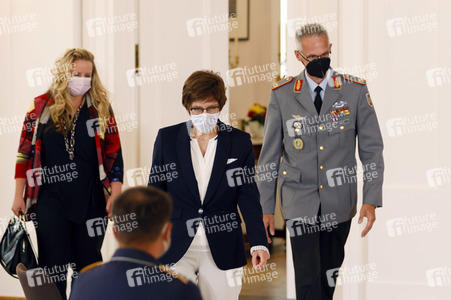 Verleihung des Verdienstkreuzes an Brigadegeneral Jens Arlt in Berlin