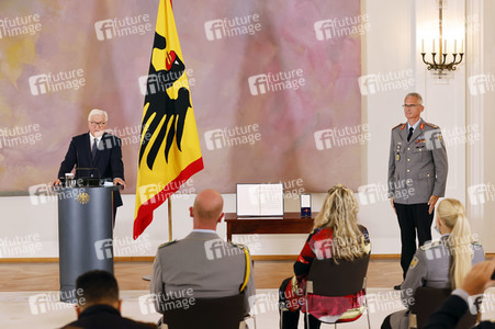 Verleihung des Verdienstkreuzes an Brigadegeneral Jens Arlt in Berlin