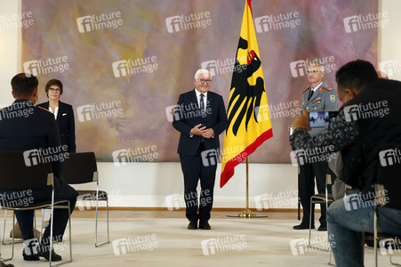 Verleihung des Verdienstkreuzes an Brigadegeneral Jens Arlt in Berlin