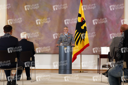 Verleihung des Verdienstkreuzes an Brigadegeneral Jens Arlt in Berlin