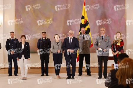 Verleihung des Verdienstkreuzes an Brigadegeneral Jens Arlt in Berlin