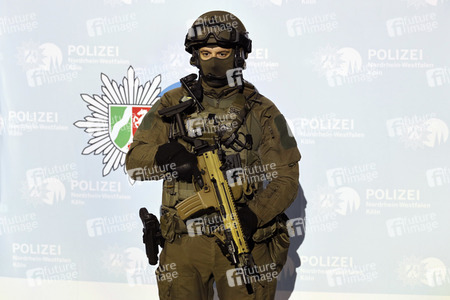 Vereidigungsfeier der Polizei NRW in Köln