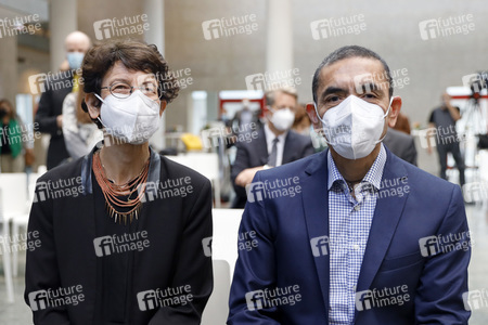 Ehrung für Özlem Türeci und Uğur Şahin in Köln