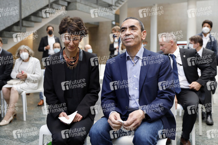 Ehrung für Özlem Türeci und Uğur Şahin in Köln