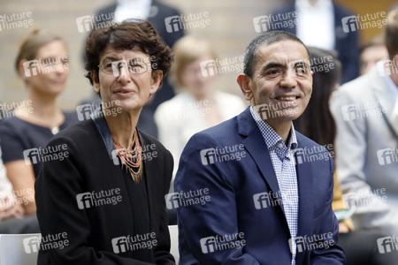 Ehrung für Özlem Türeci und Uğur Şahin in Köln