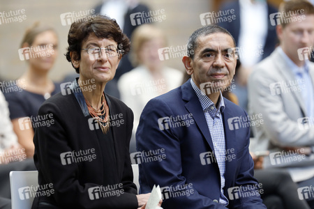 Ehrung für Özlem Türeci und Uğur Şahin in Köln