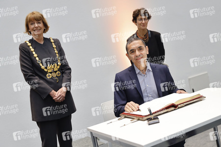 Ehrung für Özlem Türeci und Uğur Şahin in Köln