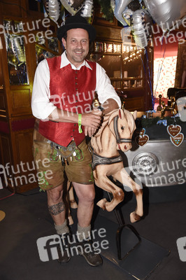 Angermaier-Trachten-Abend in München