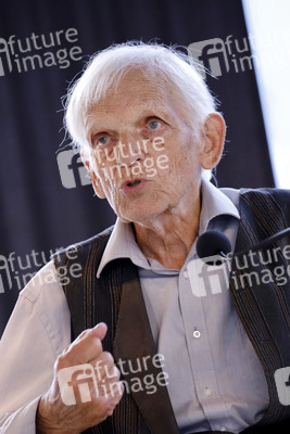 Erasmus Schöfer bei der 2. Kölner Literaturnacht in Köln