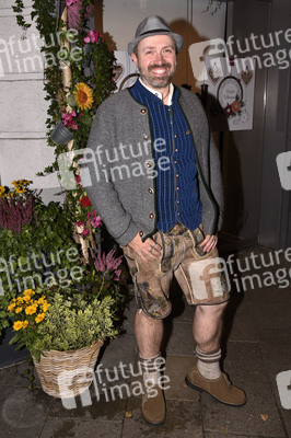 Almauftrieb in der Käfer Schänke in München