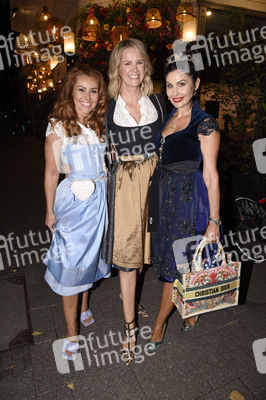 Almauftrieb in der Käfer Schänke in München