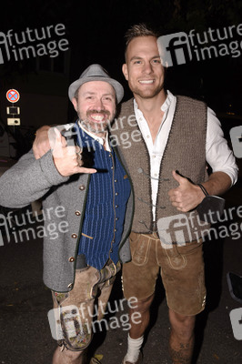 Almauftrieb in der Käfer Schänke in München