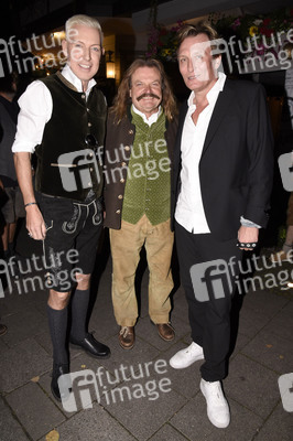 Almauftrieb in der Käfer Schänke in München